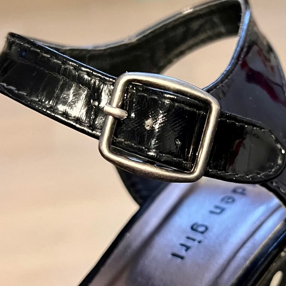 Madden Girl Platform Sandals - Picture 10 of 11